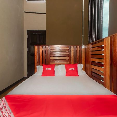 Oyo 90094 Hi Inn 3 Сибу Экстерьер фото