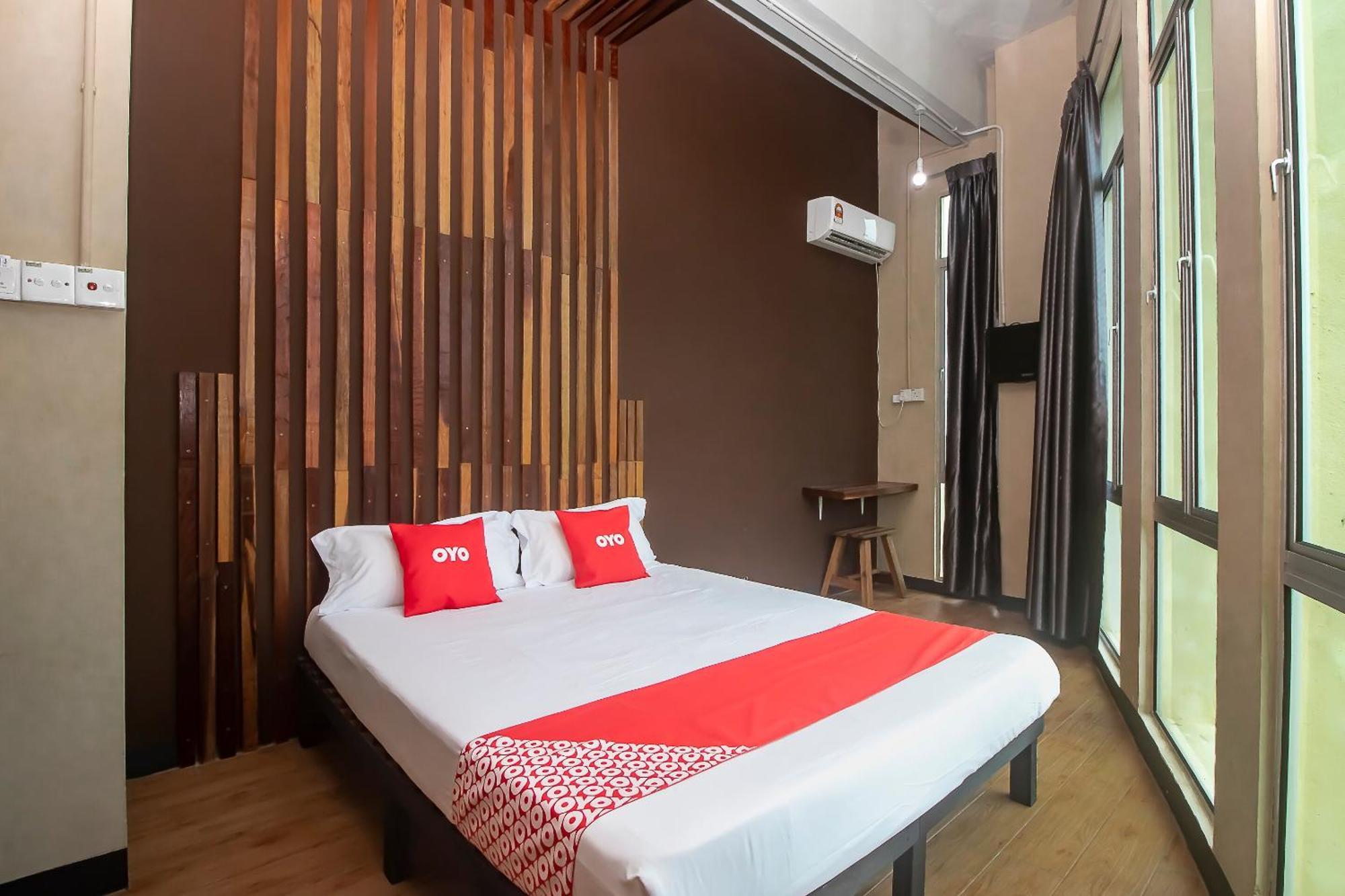 Oyo 90094 Hi Inn 3 Сибу Экстерьер фото