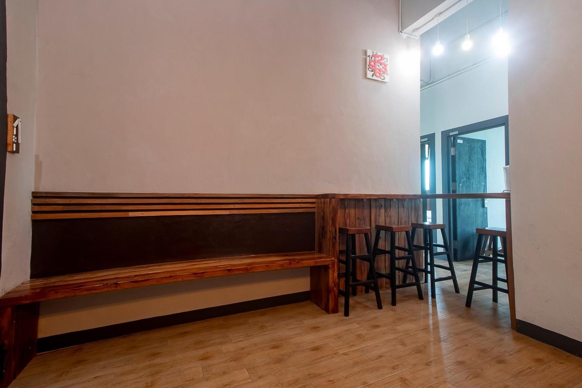 Oyo 90094 Hi Inn 3 Сибу Экстерьер фото