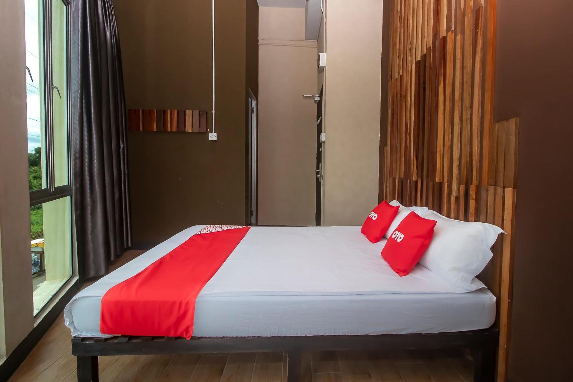Oyo 90094 Hi Inn 3 Сибу Экстерьер фото