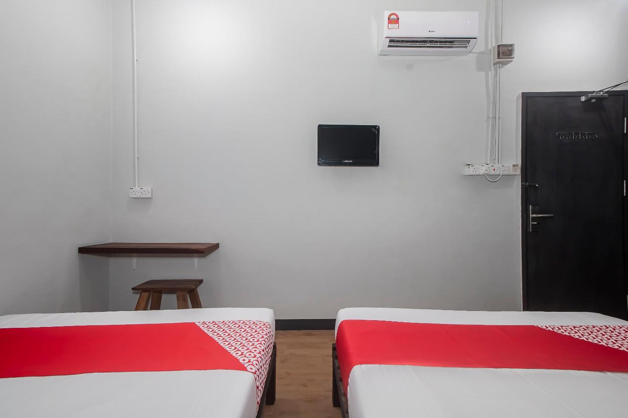 Oyo 90094 Hi Inn 3 Сибу Экстерьер фото