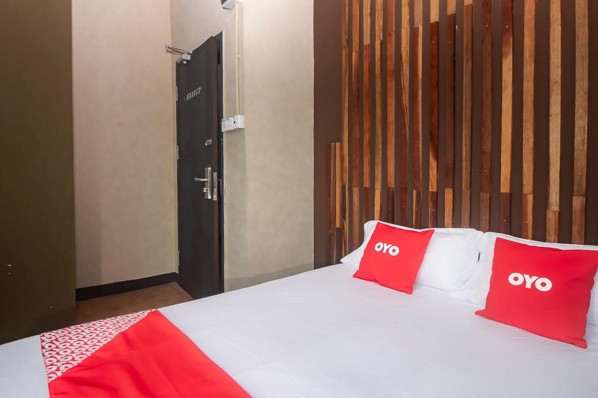 Oyo 90094 Hi Inn 3 Сибу Экстерьер фото