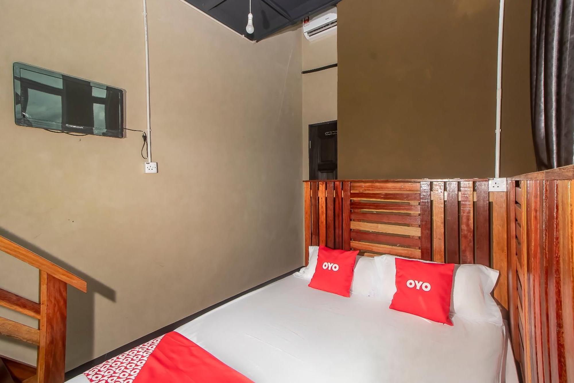 Oyo 90094 Hi Inn 3 Сибу Экстерьер фото