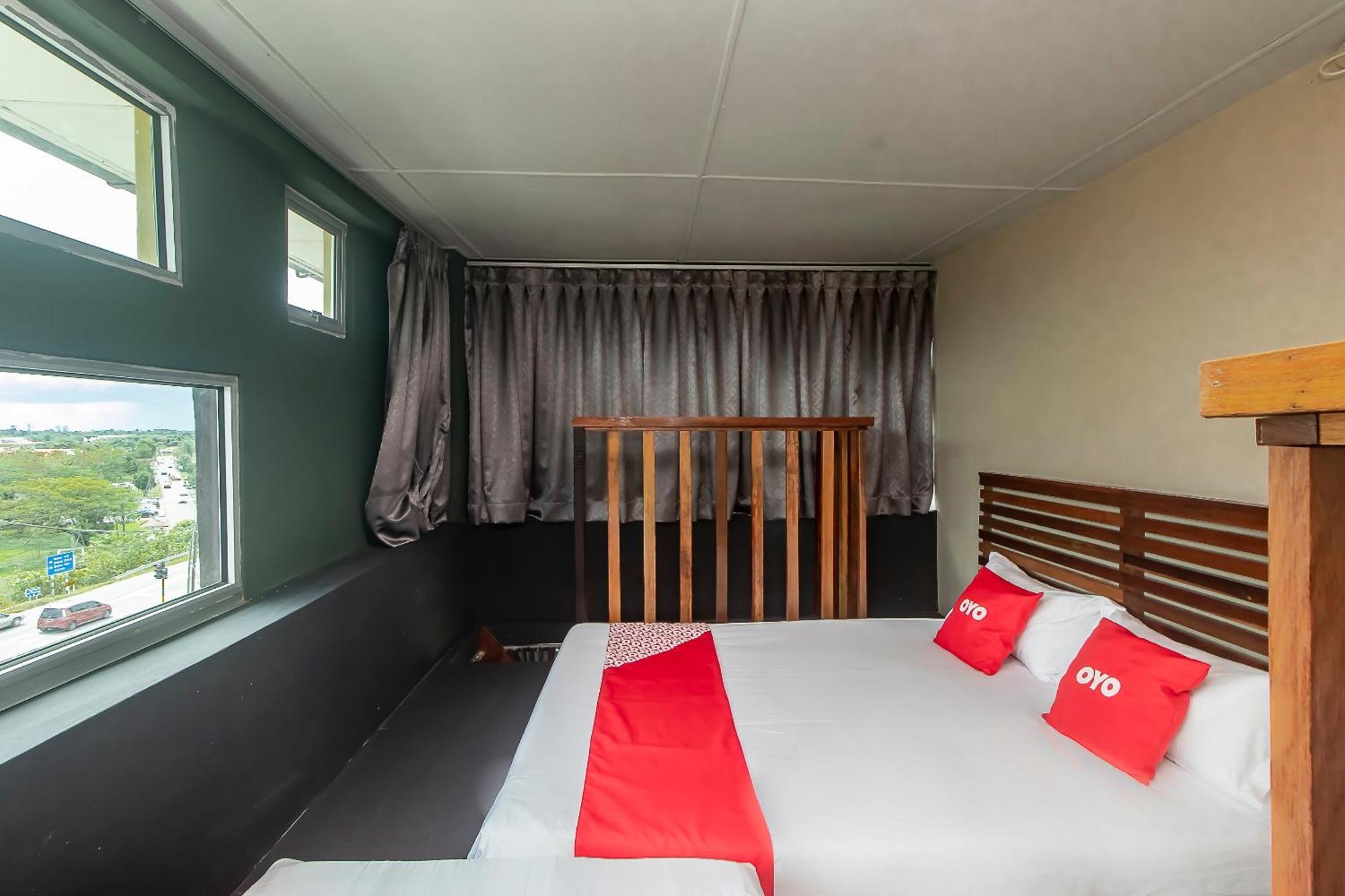 Oyo 90094 Hi Inn 3 Сибу Экстерьер фото