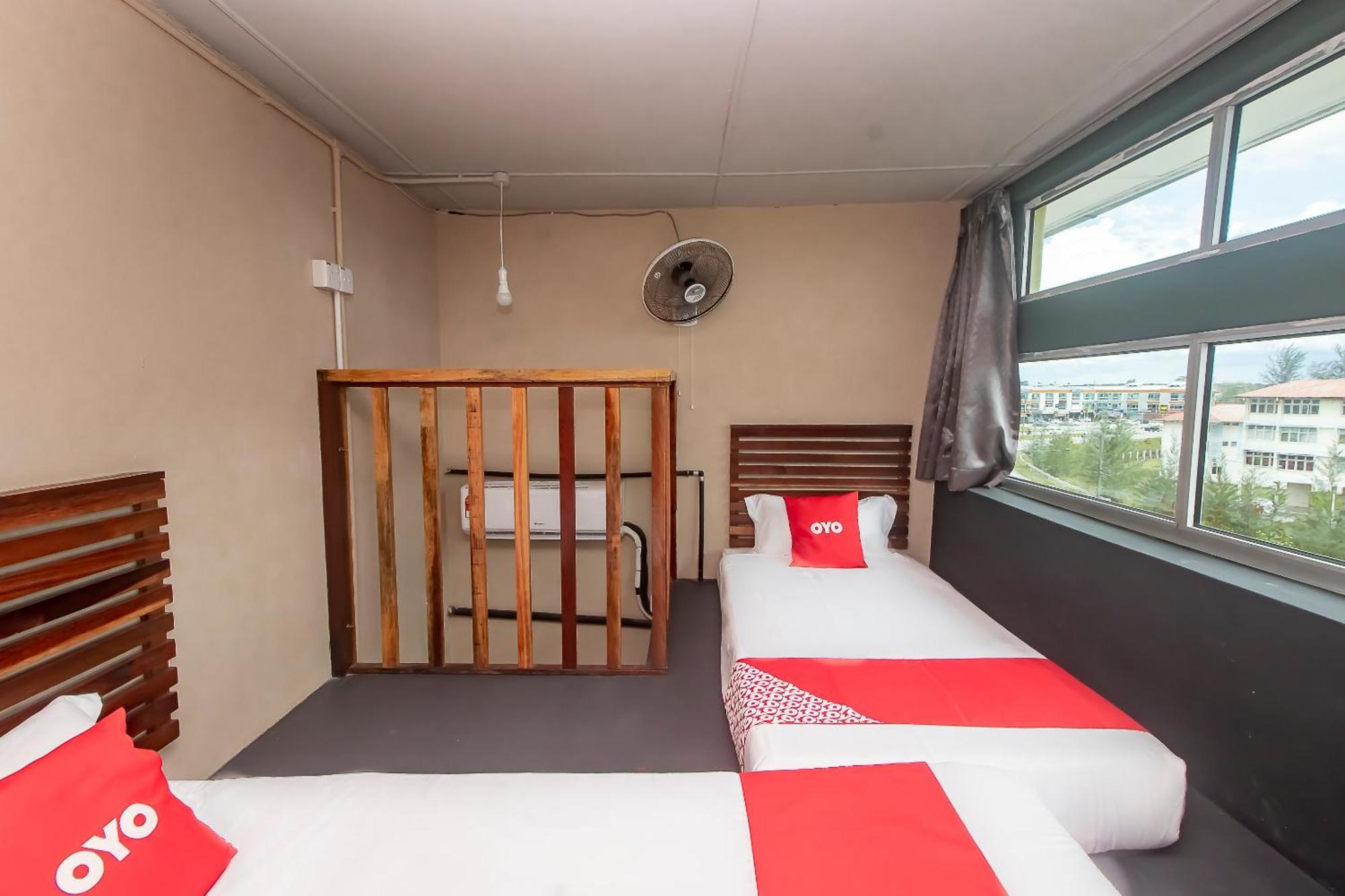 Oyo 90094 Hi Inn 3 Сибу Экстерьер фото