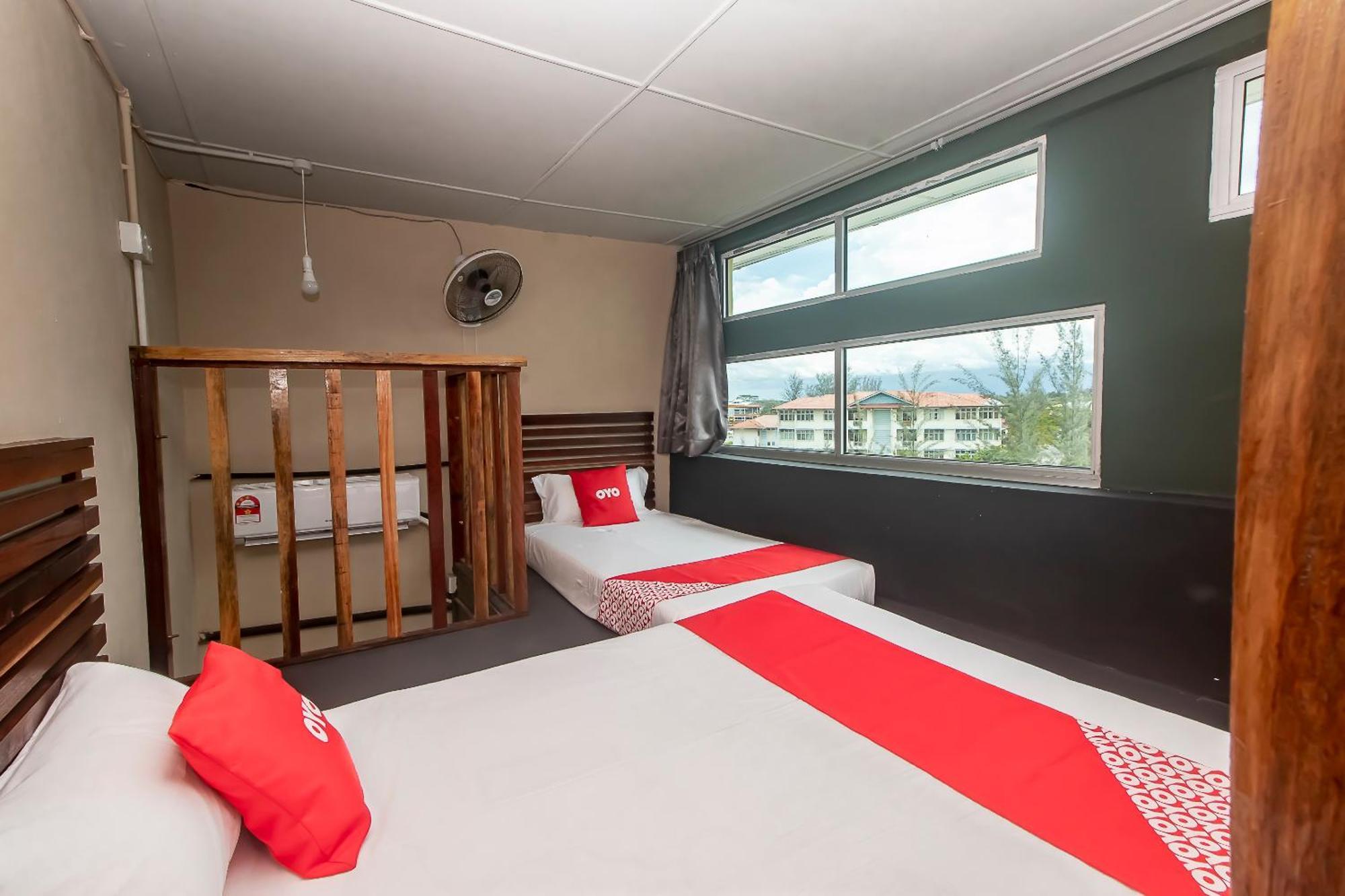 Oyo 90094 Hi Inn 3 Сибу Экстерьер фото
