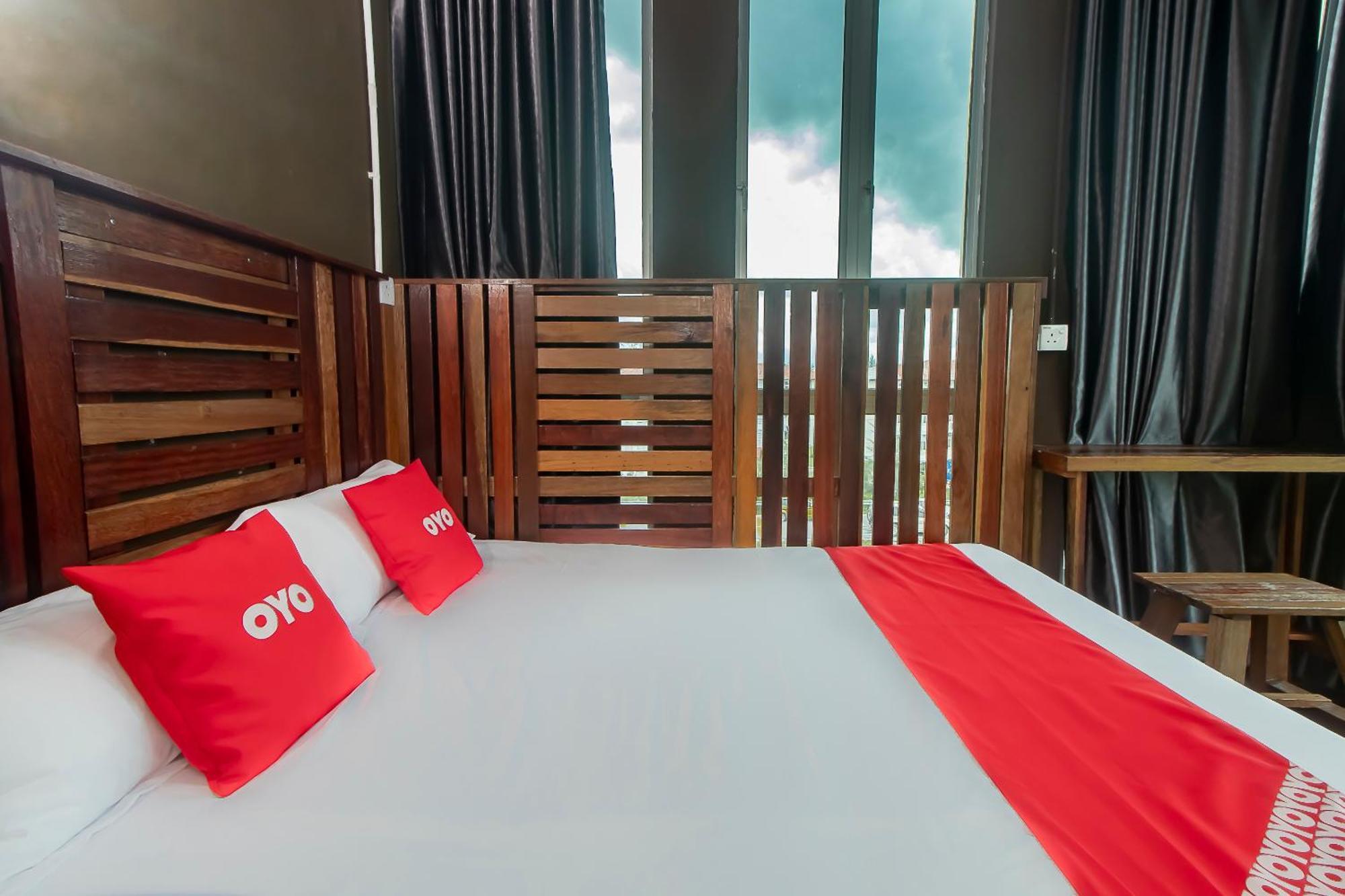 Oyo 90094 Hi Inn 3 Сибу Экстерьер фото
