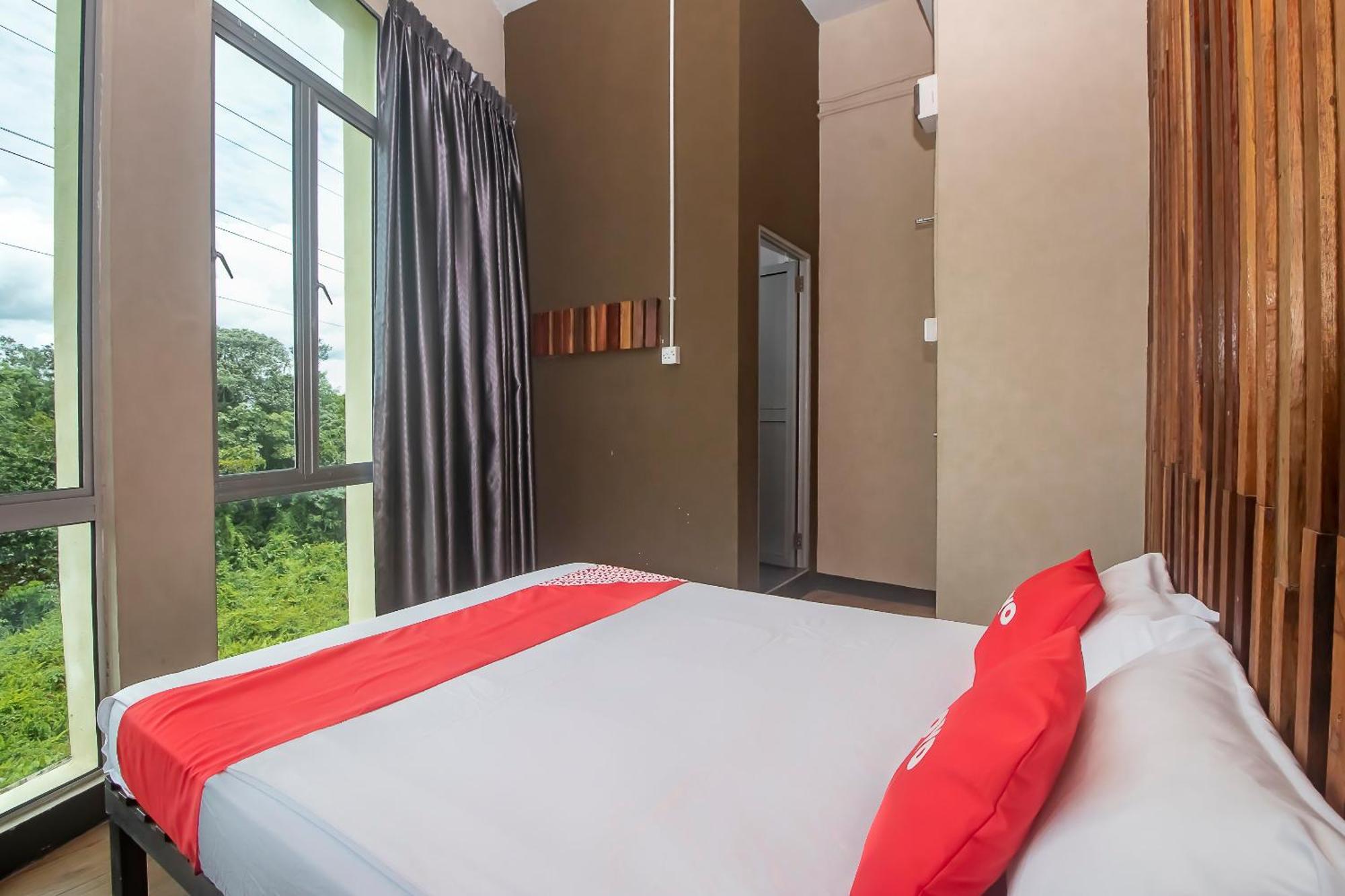 Oyo 90094 Hi Inn 3 Сибу Экстерьер фото