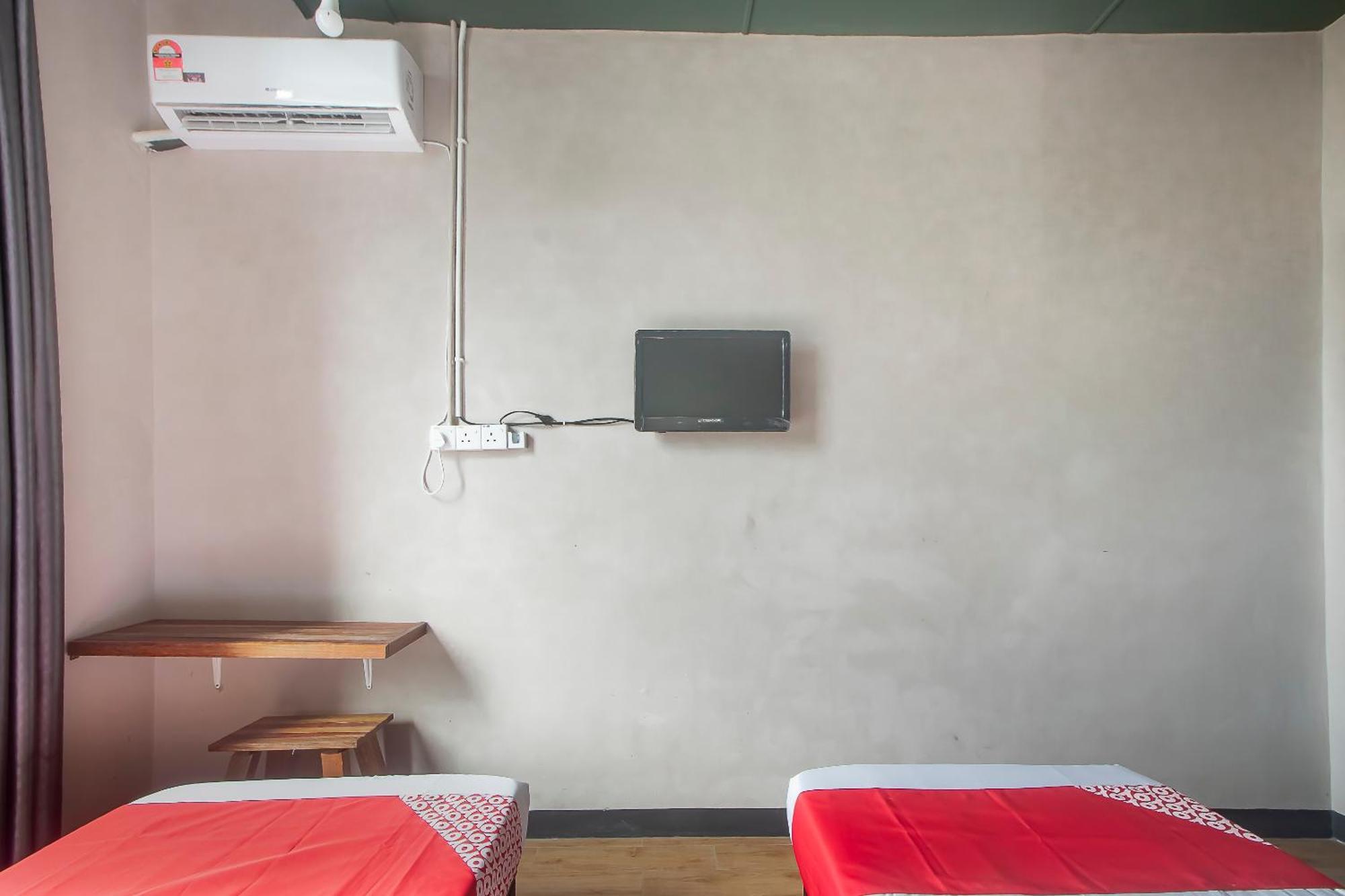 Oyo 90094 Hi Inn 3 Сибу Экстерьер фото