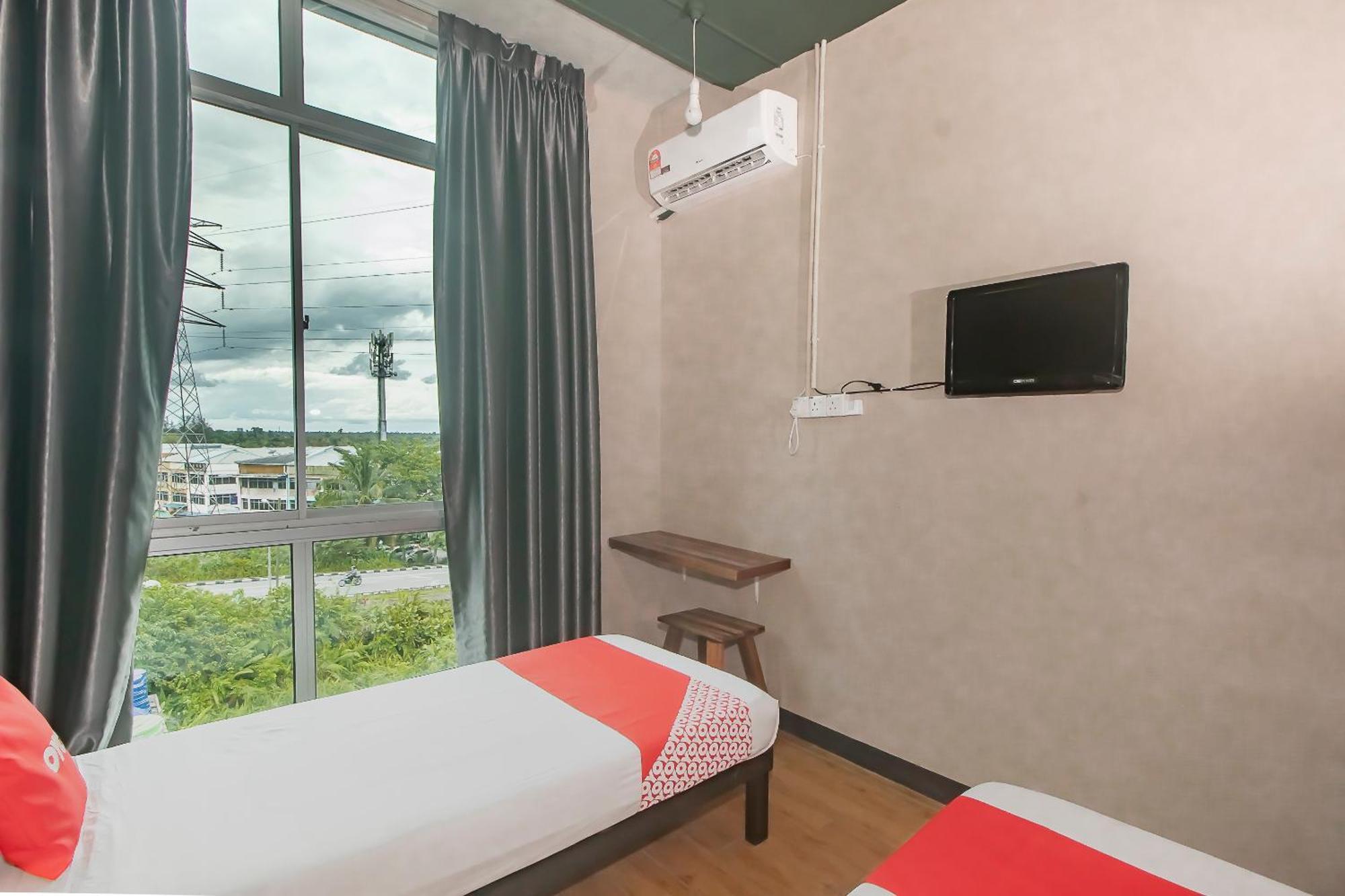 Oyo 90094 Hi Inn 3 Сибу Экстерьер фото
